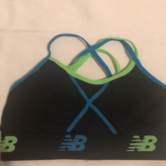New Balance Other - New balance sports bra Lk nw sz small juniors